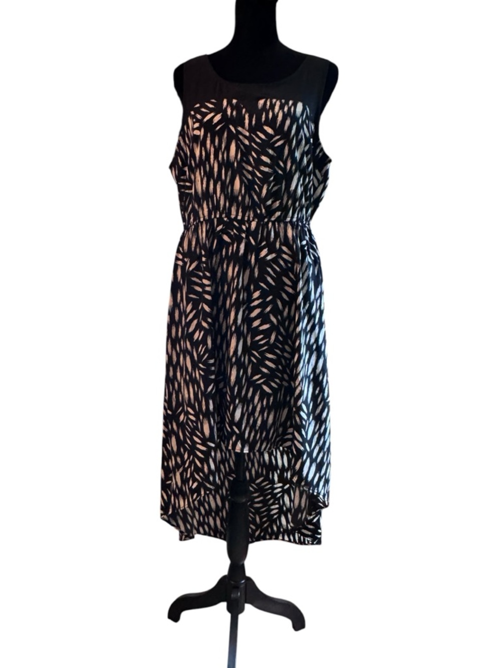 Forever 21 Black and White‎ High-Low Printed Midi Dress